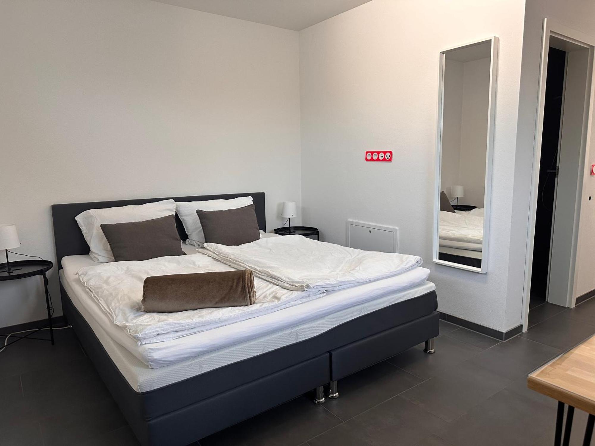 Ferienzimmer Frank, Self-Check-In Nach 21Uhr Niederalteich ภายนอก รูปภาพ